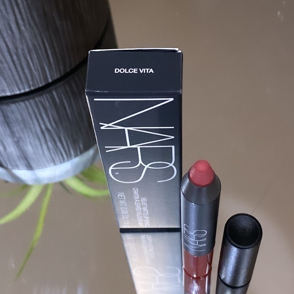 ❤️🔥New❤️🔥 NARS Mini Matte Lip Crayon in Dolce Vita - Picture 4 of 5